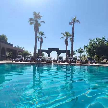 Seabreeze Paralia Апартамент *