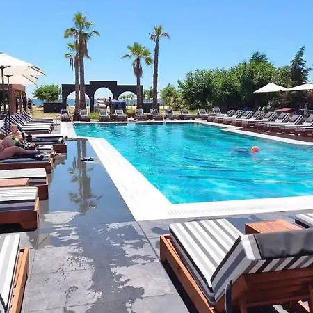 Апартамент Seabreeze Paralia
