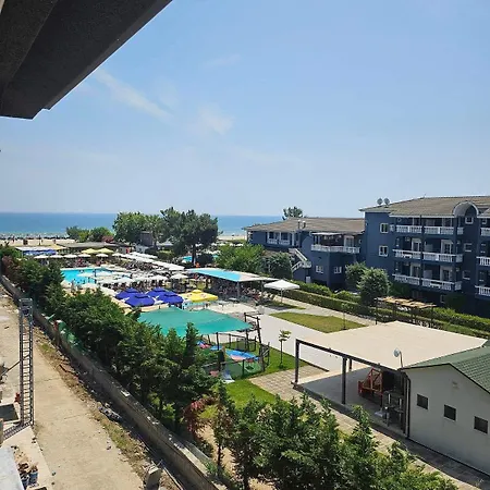 Апартамент Seabreeze Paralia